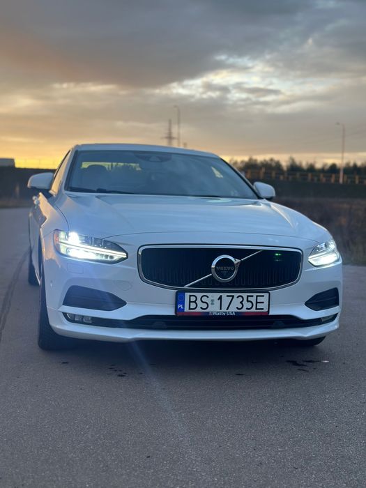Volvo s90 Momentum T6 AWD 320 km