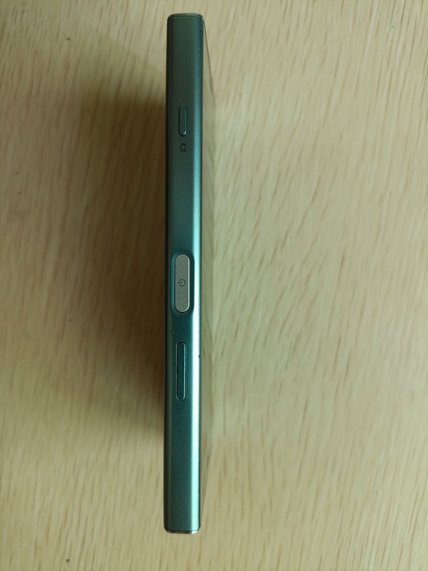 Sony Xperia xz1 compact 4/32  полностью рабочий