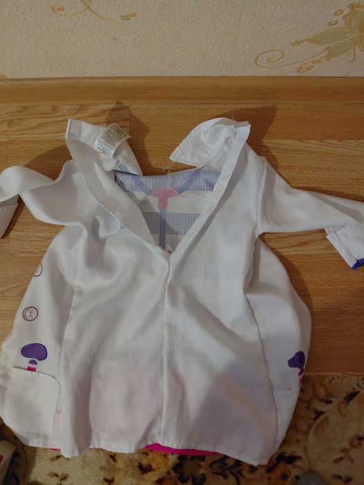 Лот іграшок та прикрас для дівчинки