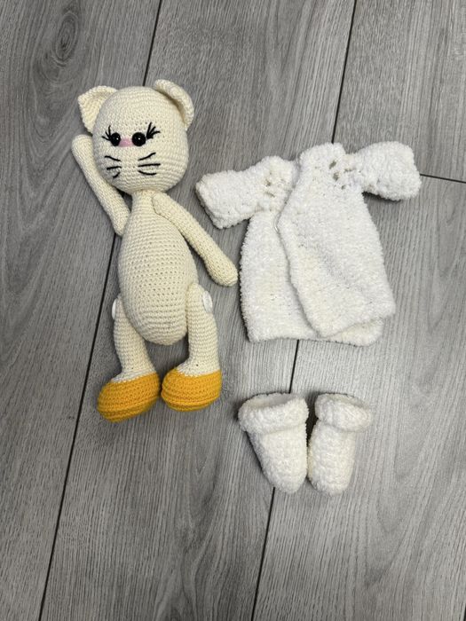 Вʼязані мʼягкі  дитячі іграшки ручної роботи