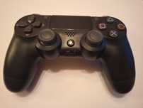 Comando Dualshock 4 preto com avaria (drift) no joystick direito
