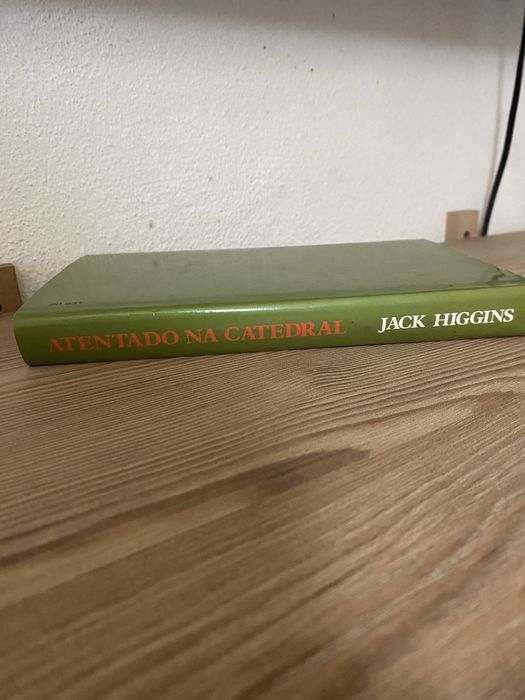 Livro “Atentado à Catedral”