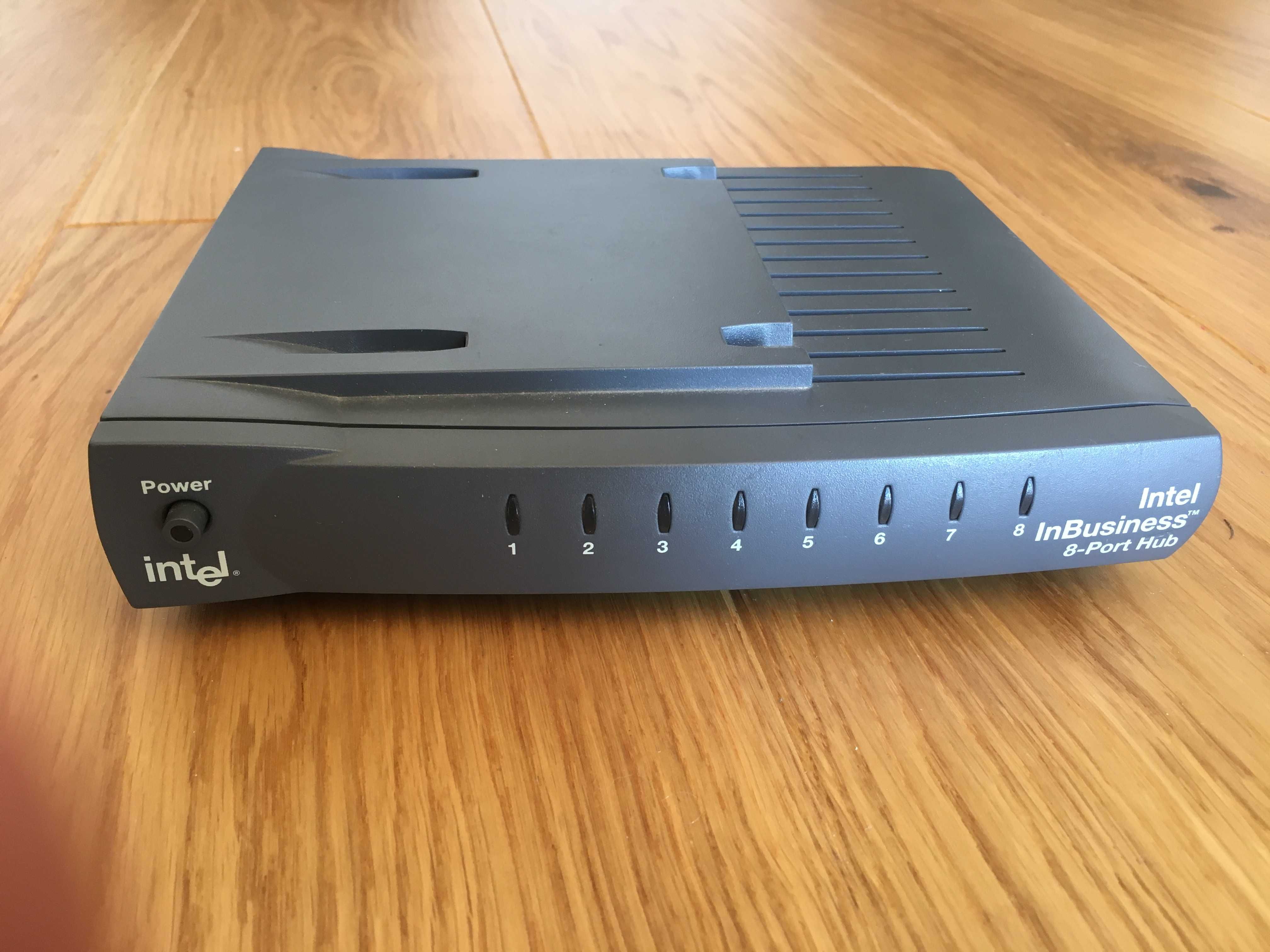 Intel InBusiness 8-Port Hub