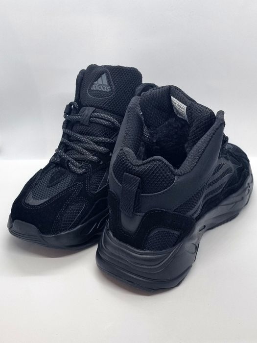 Жіночі кросівки Adidas Yeezy Boost 700 V2 (-21/хутро/waterproof/38-41)