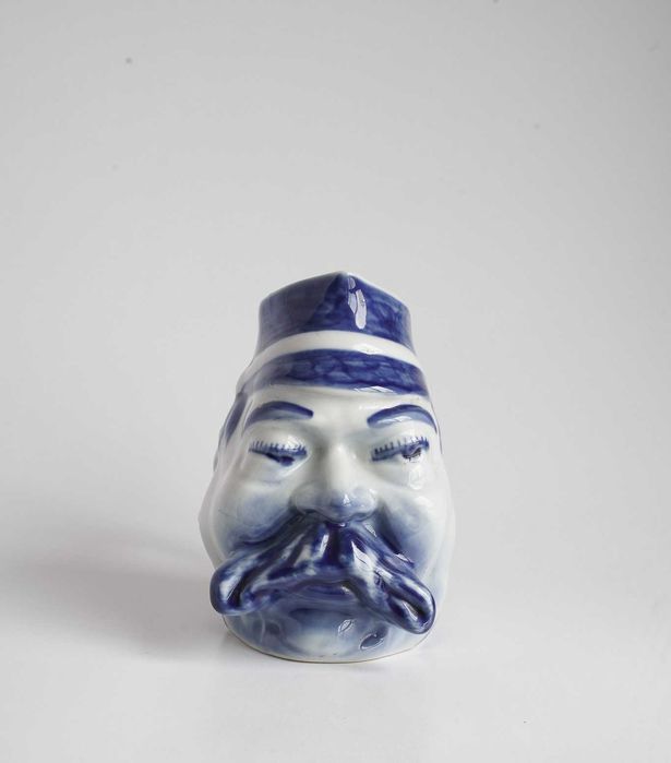 Caneca com forma de cabeça