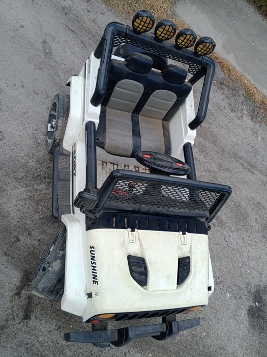 Дитячий автомобіль на пульті