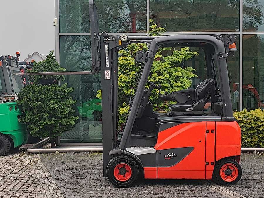 Wózek widłowy elektryczny Linde E18PH-02 triplex 4,62 m 1,8 t 2014