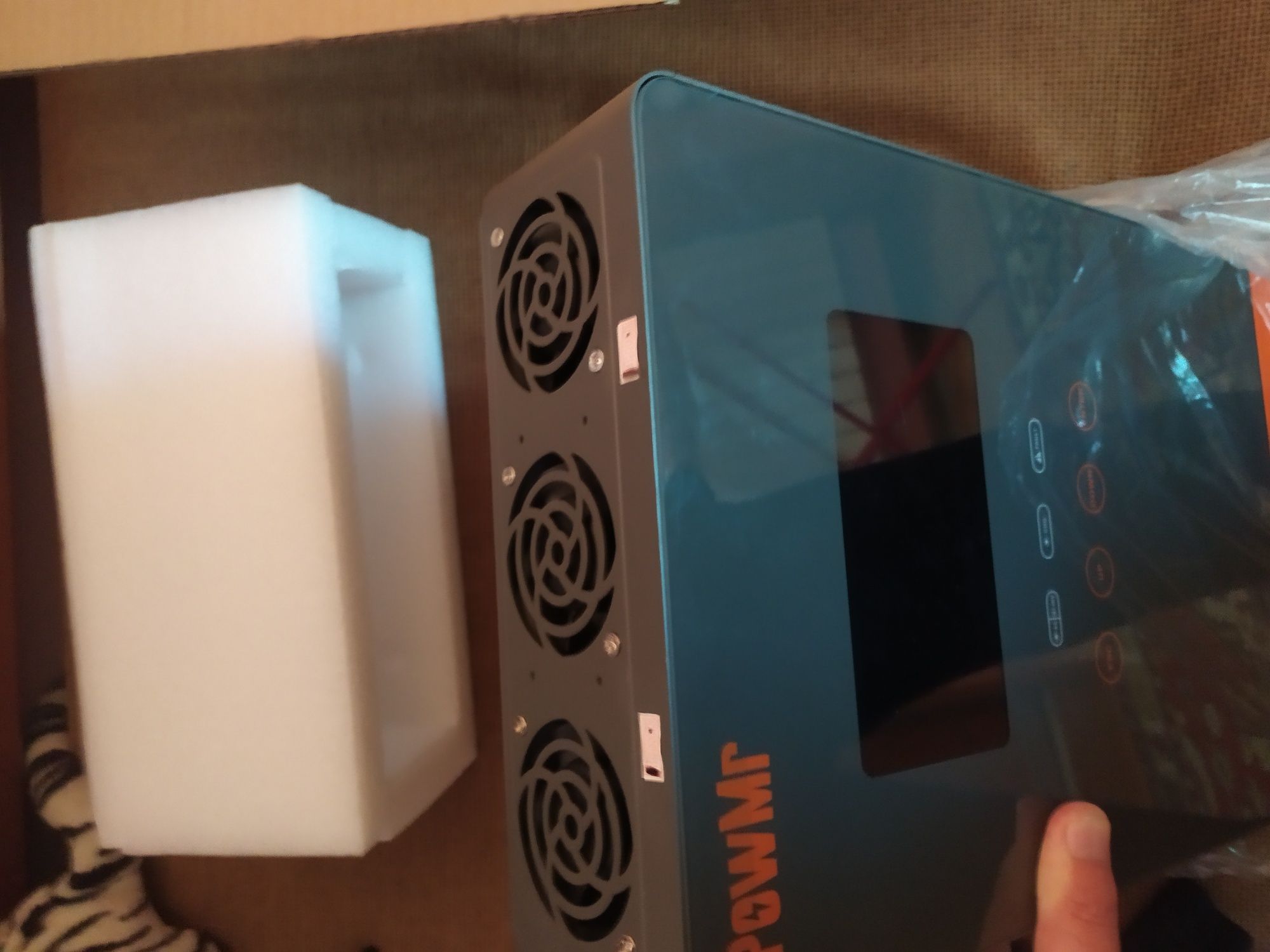 Гібридний інвертор PowMr HVM 6.5K-48V