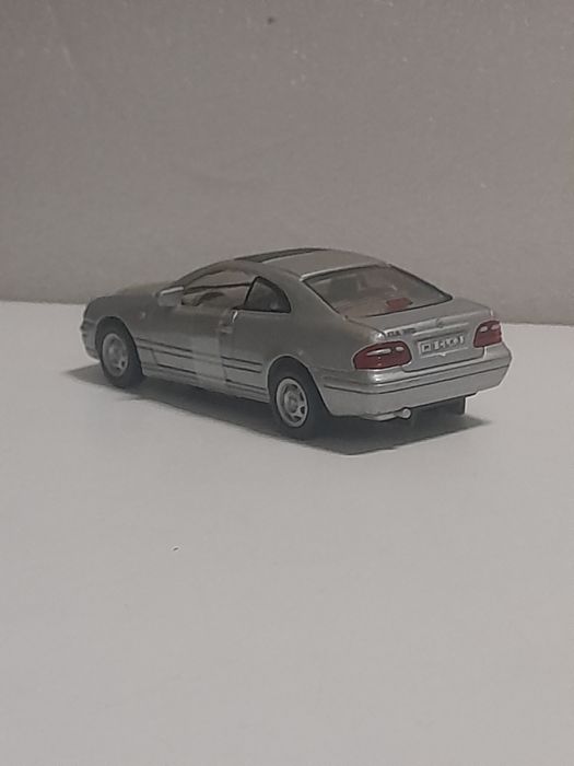 Mercedes-benz clk320 coupé escala 1:43
