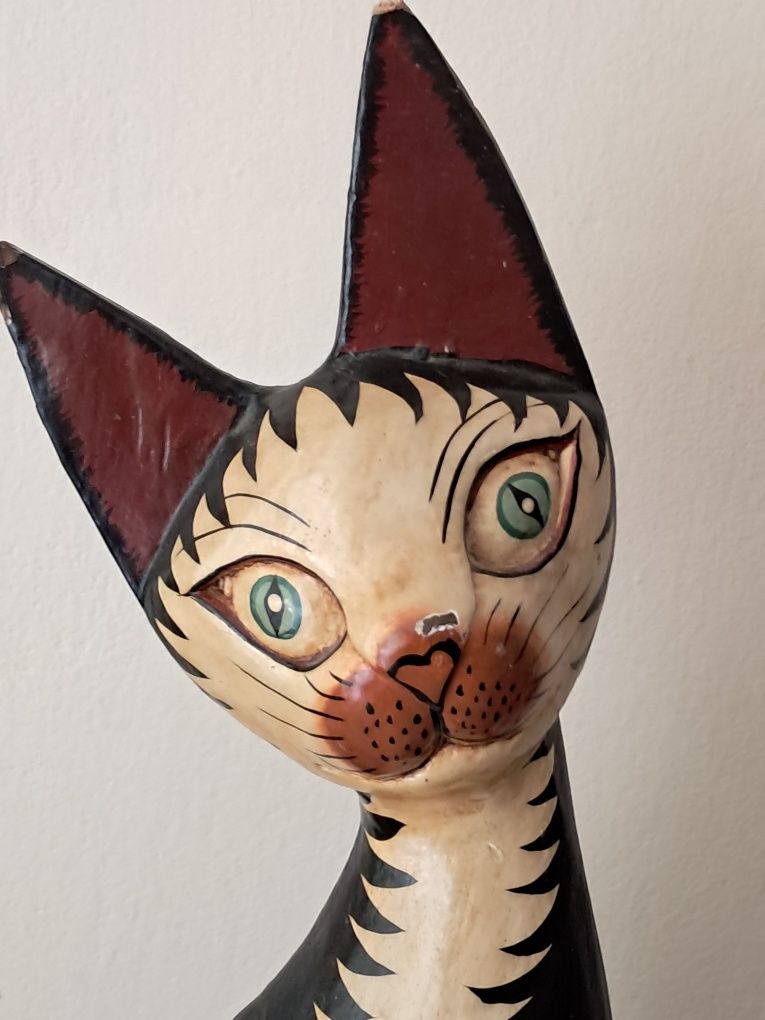 Dwie duże figurki kotów - drewno