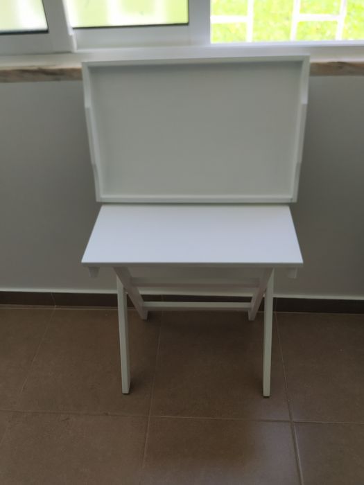 Mesa de apoio/pequena secretária articulada  IKEA