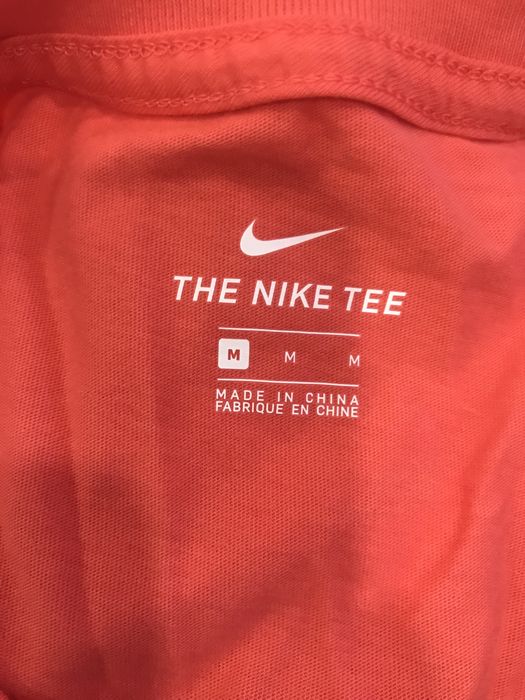 Продам жіночу футболку nike