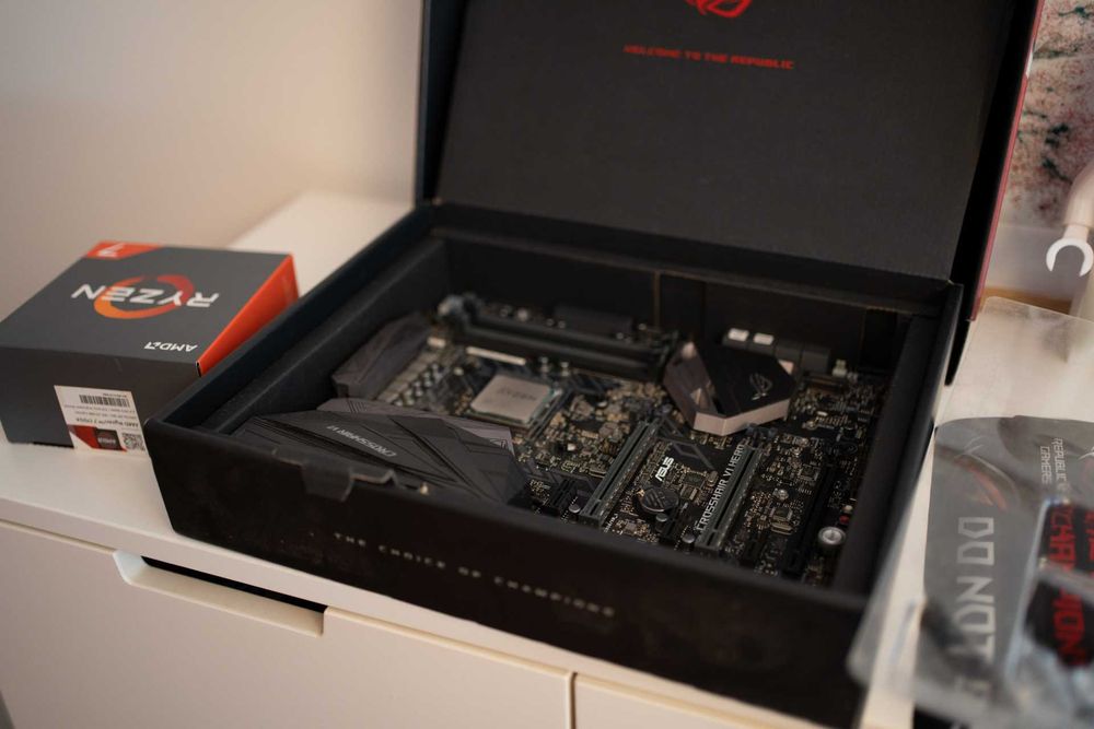 ASUS ROG Crosshair VI Hero (socket AM4) + AMD Ryzen 7 1700X