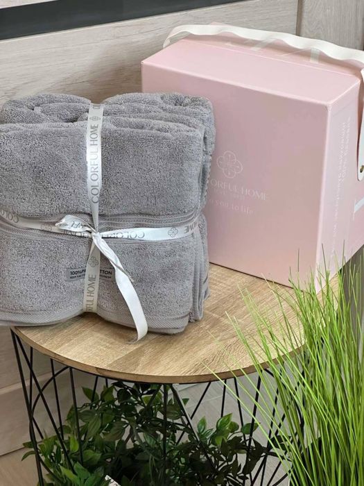 На подарунок! Якісна махра набір рушників подарочные полотенца 600 мг