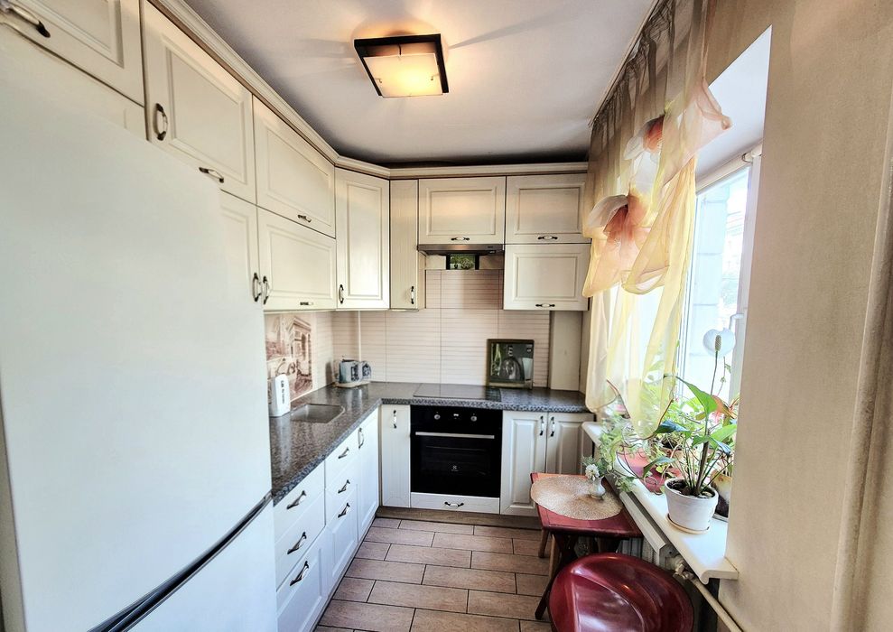 Центр 3-х кім кв вул. Київська 2 поверх цегла ремонт меблі