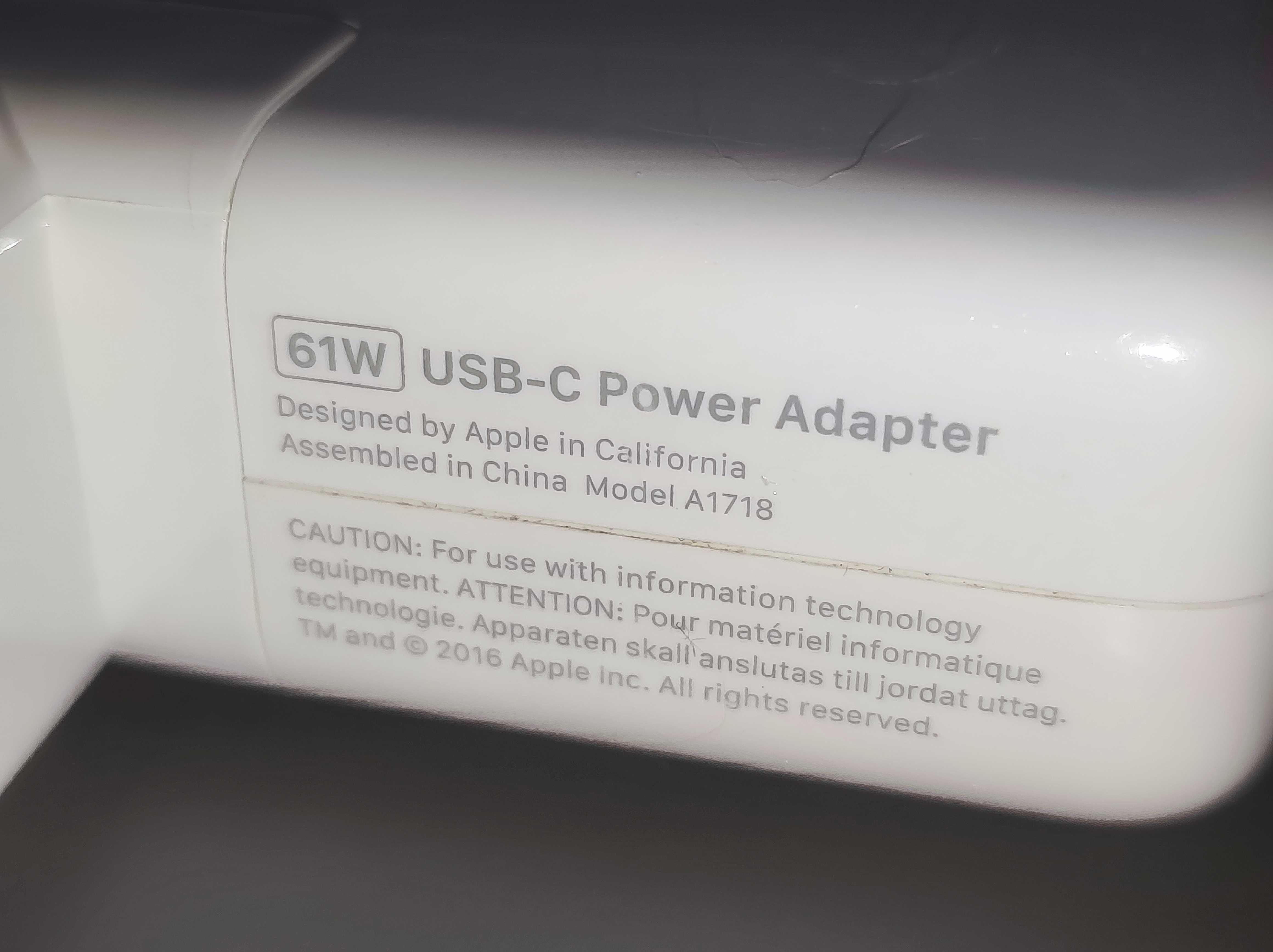 Зарядное MakBook 61W USB-C неисправное