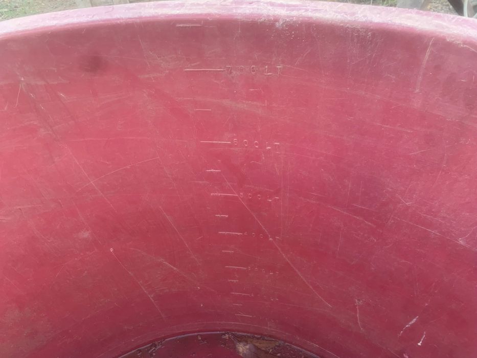 Dornas plástico e canecos