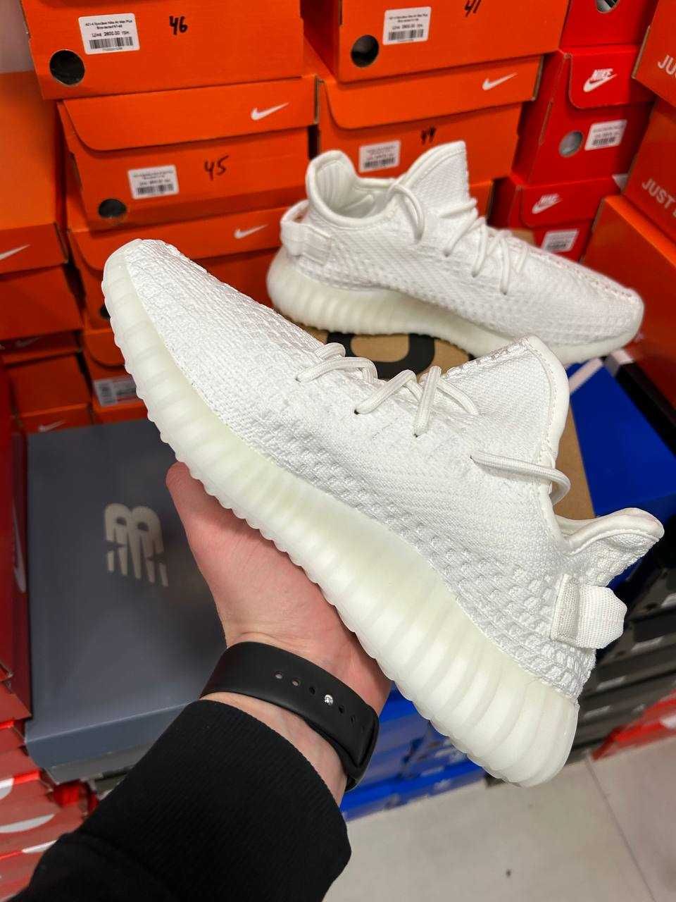 Кросівки Adidas Yeezy Boost 350 V2 White адідас ізі білі