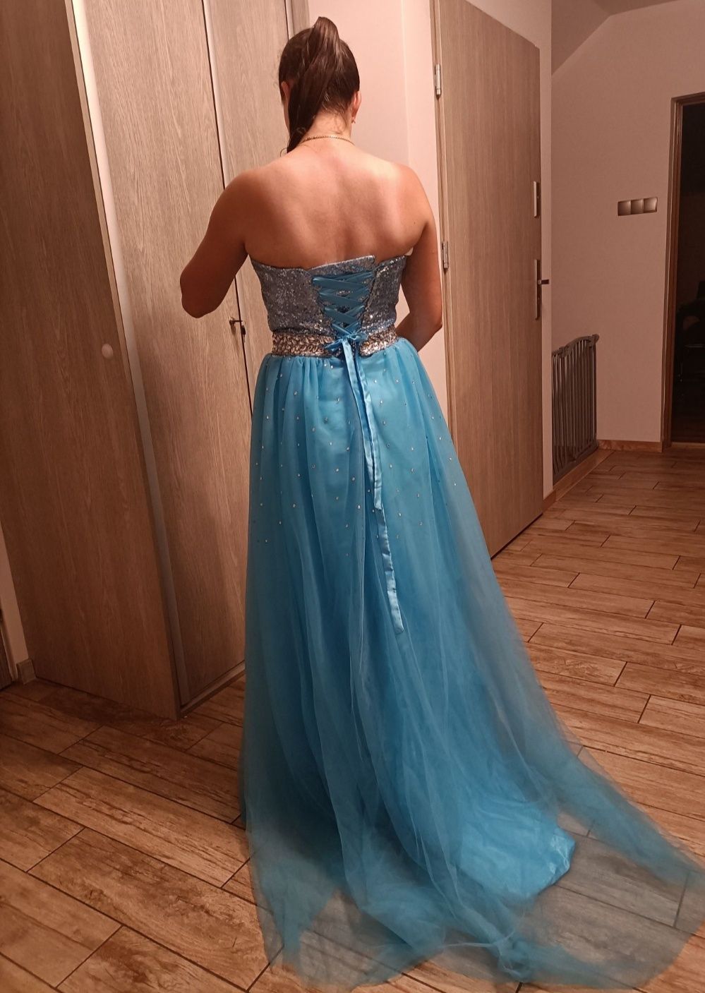 Błękitna sukienka