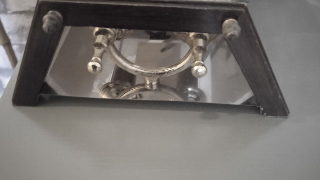 Candeeiro de parede com vidros biselados espelhados,antigo,bom estado