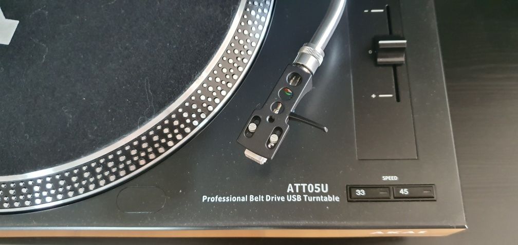 Gramofon AKAI  ATT05U