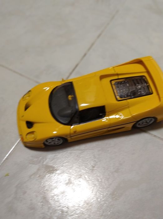 Ferrari escala 1/18