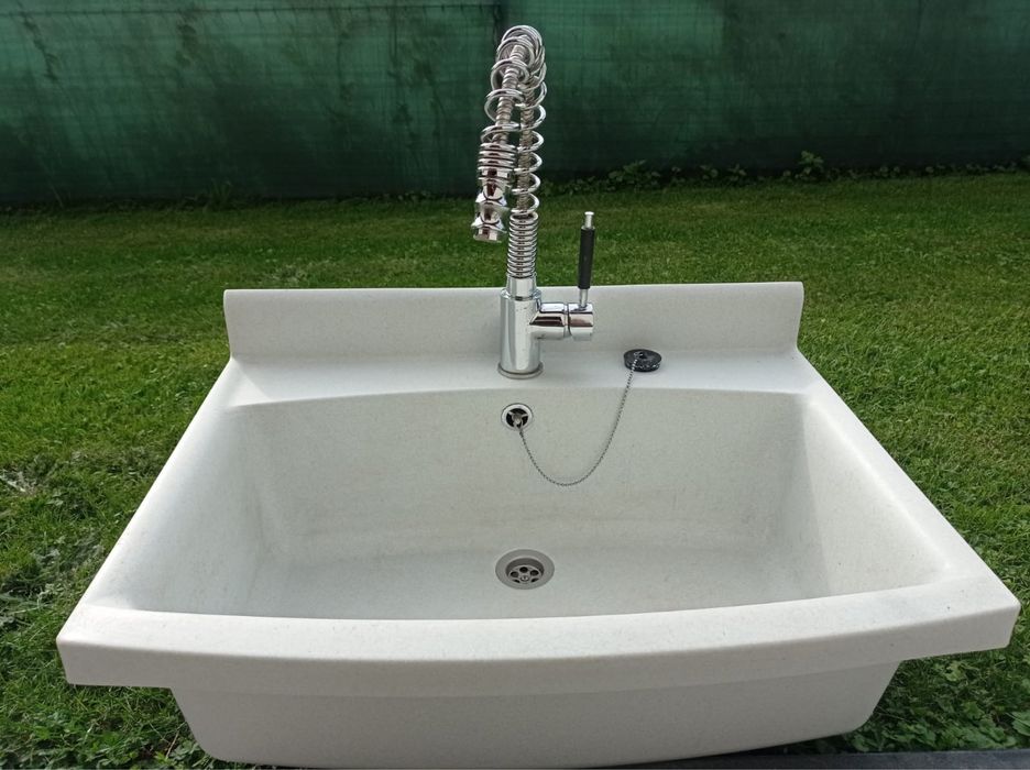Zlew przemyslowy z bateria i syfonem 70 cm x 50 cm