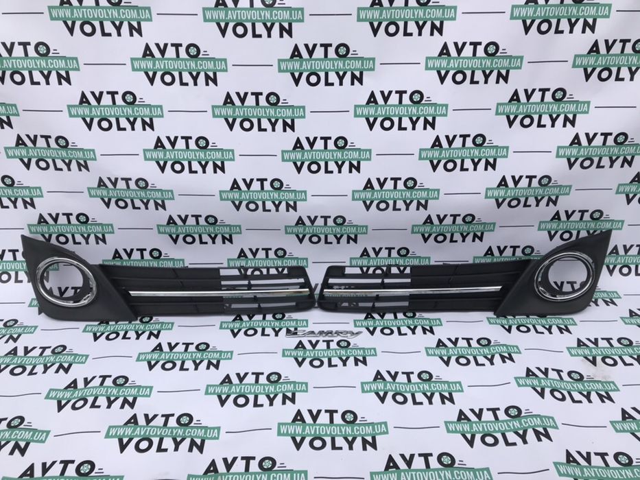 Решётки в бампер к Toyota Camry 50 SE USA новые