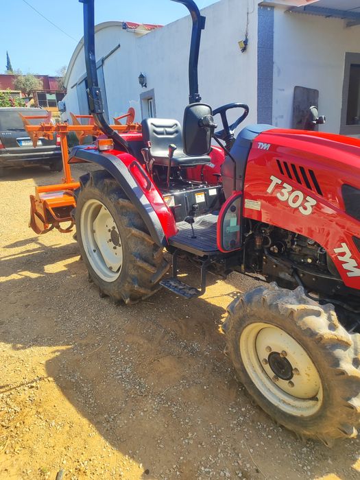 Trator Tym 740 horas