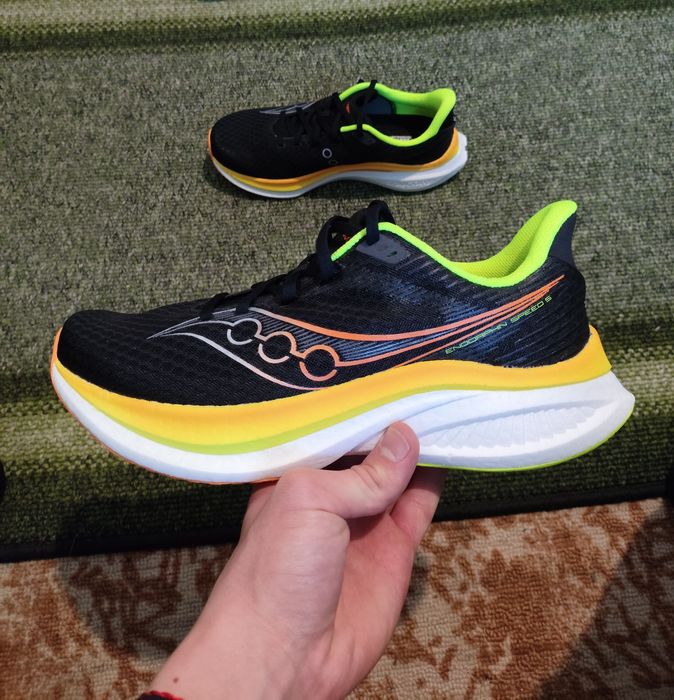 Кросівки Saucony Endorphin Speed 5 — 44 розмір