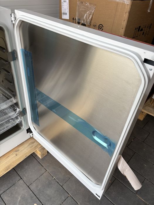 Inkubator CO2 Binder CB 260 cieplarka laboratoryjna