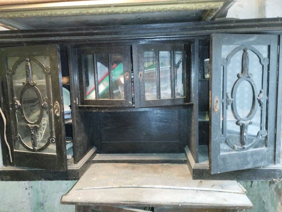 Meble antyki - kredens + stolik.