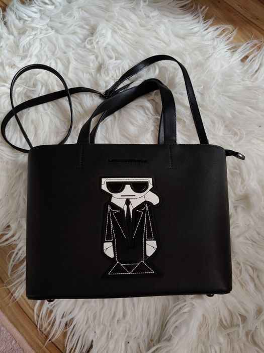 Elegancka czarna torebka