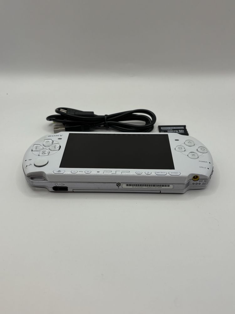 biała konsola PSP 3000 slim + adapter + kabel stan bardzo dobry
