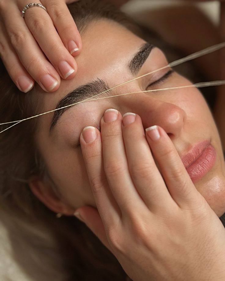 Prestação de serviços massagem, unhas e pestanas