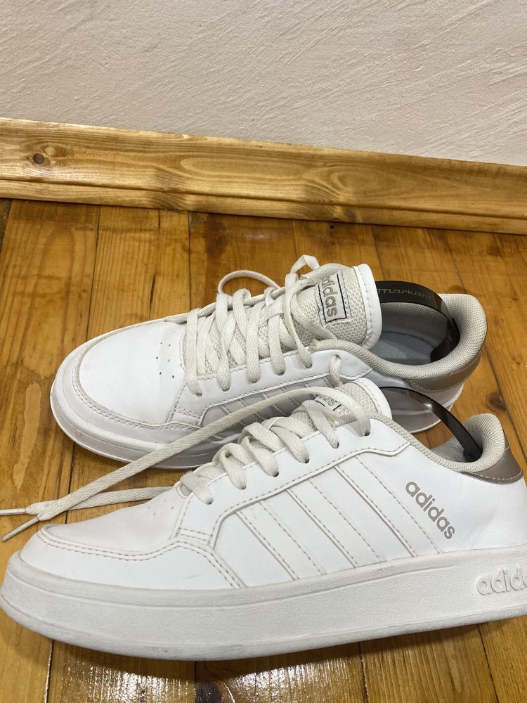 Кросовки Adidas оригінальні