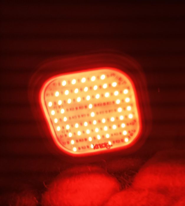 Lampka rowerowa Knog Blinder Skull