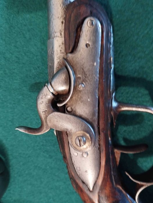 Par de pistolas de percussão francesas por volta de 1790