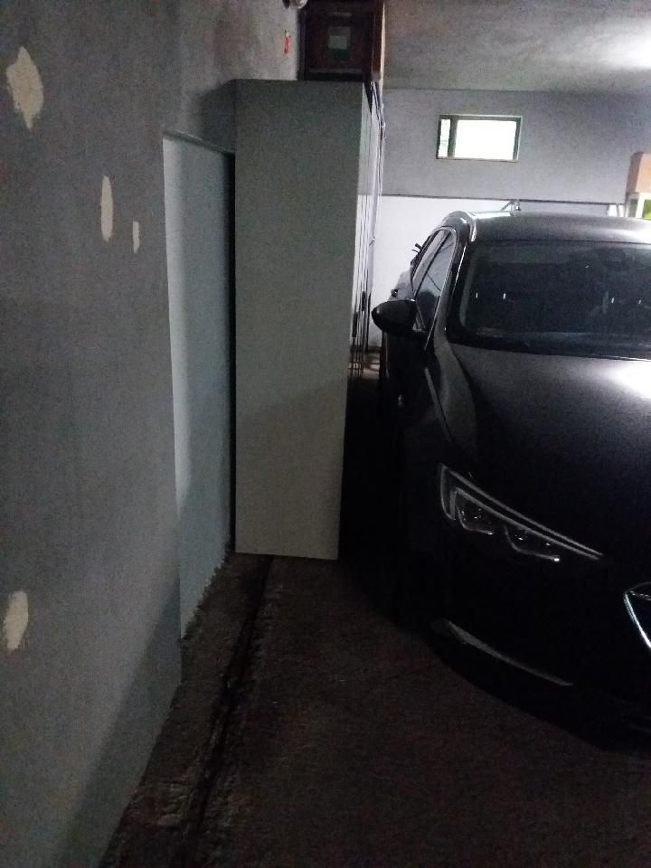 Miejsce garażowe postojowe pod blokiem