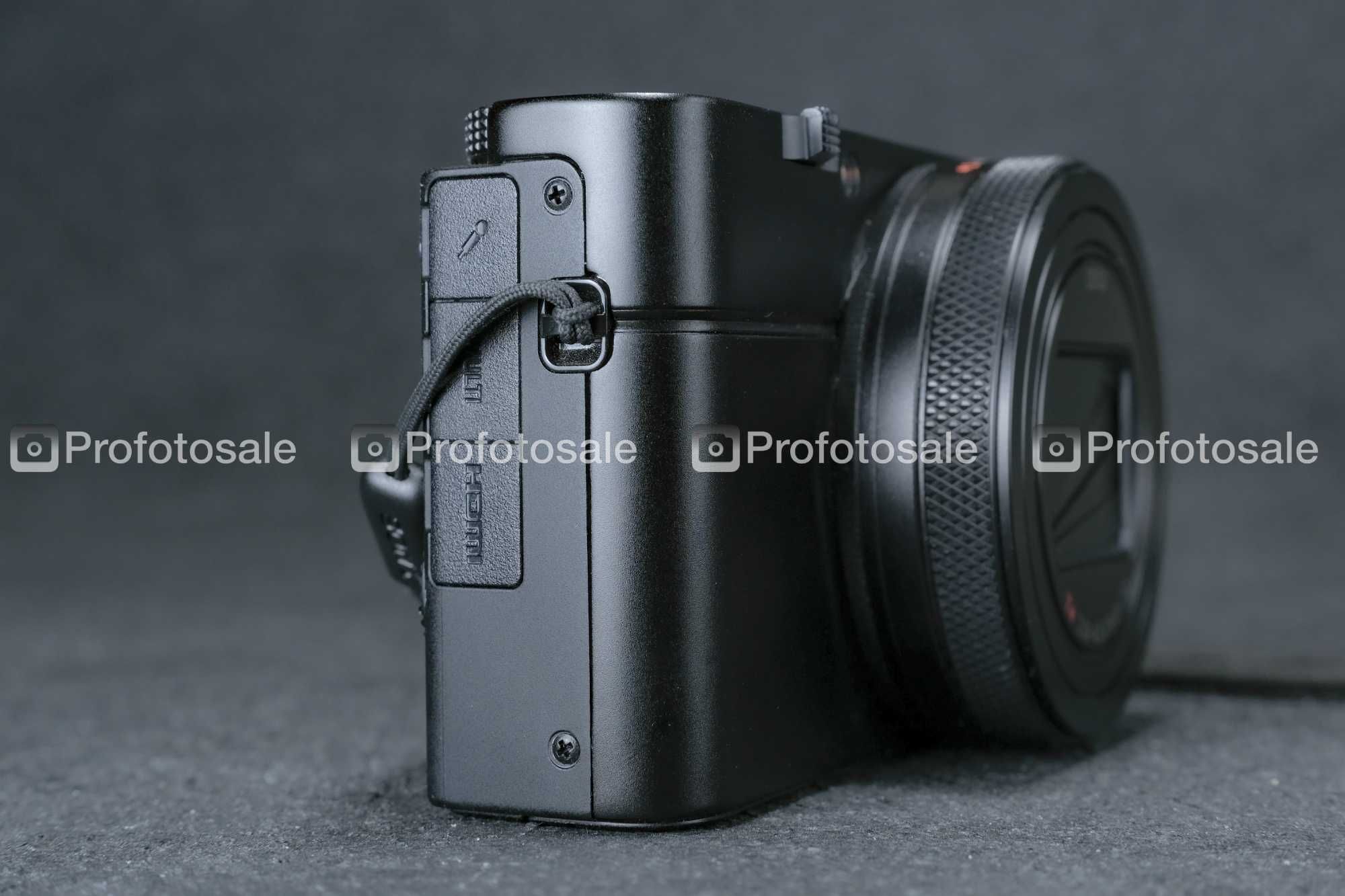 Фотоапарат Sony DSC-RX100 VII