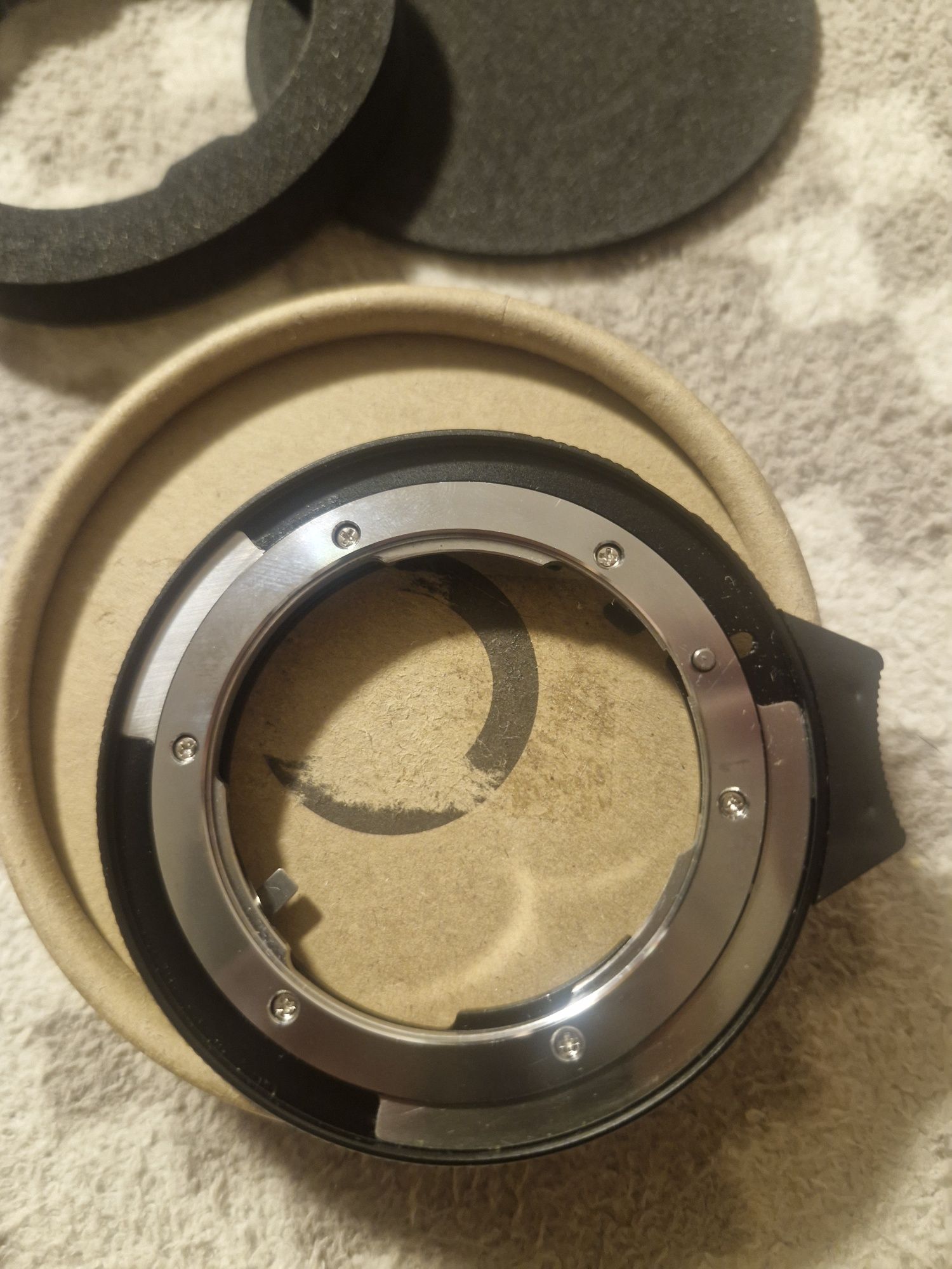 Adapter do mocowania obiektywu