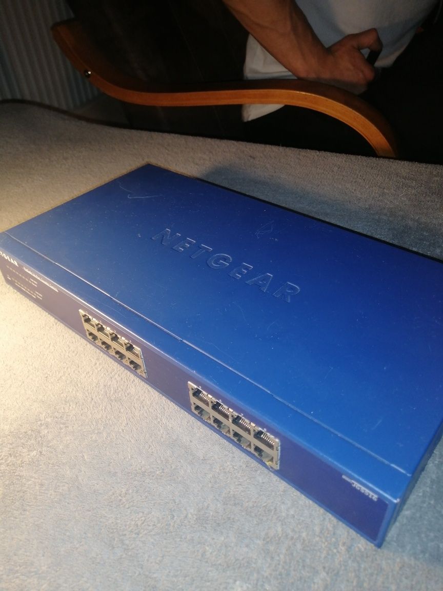 Netgear przelonvznik 16 porty