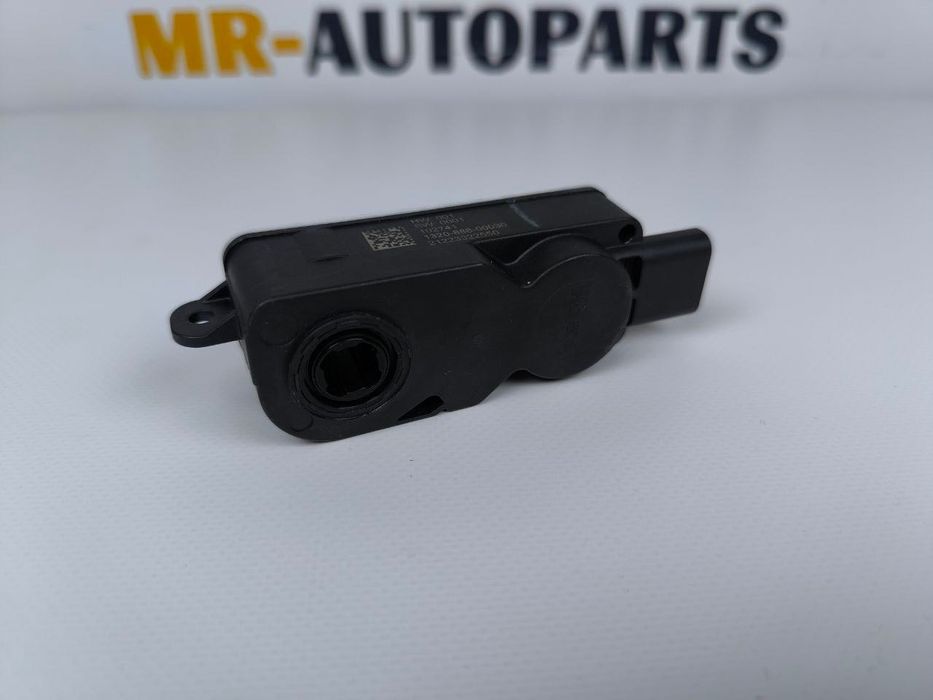 Моторчик люверси (Новий оригінал) Tesla Model 3/Y 1559787-00-B