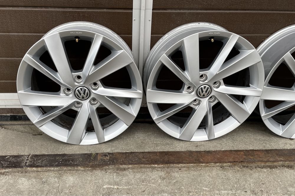 4x felgi aluminiowe Alufelgi 5x112 r17 et46 6,5J Oryginalne Volkswagen