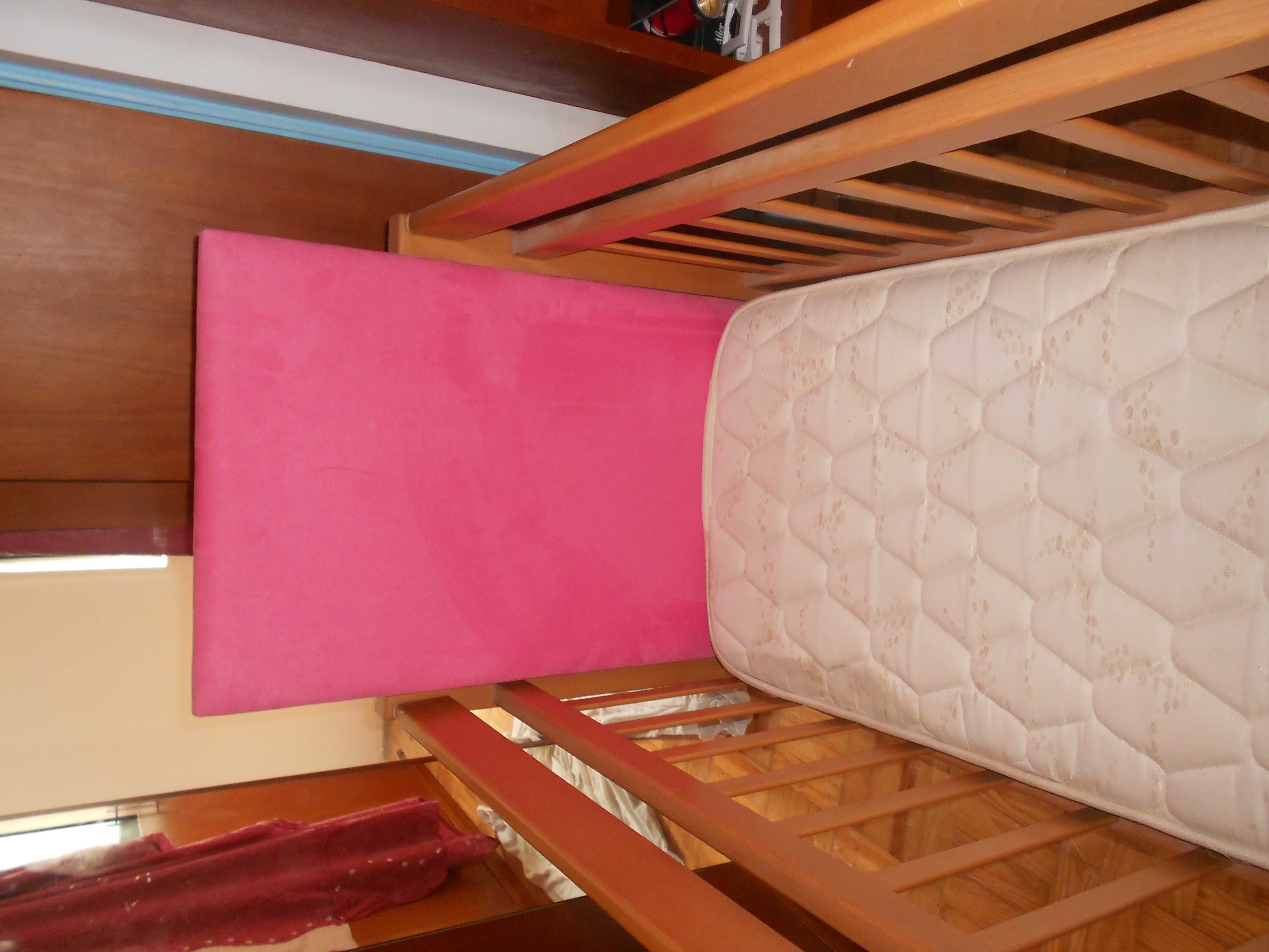 Cama bebé boa qualidade em azul e cor de rosa