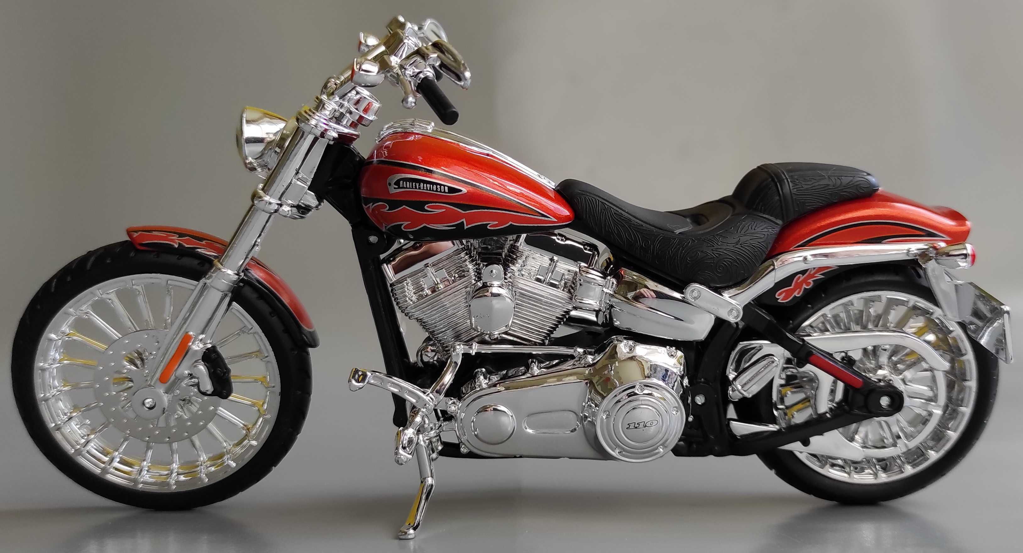 Модель "Harley-Davidson CVO Breakout 2014" 1/12 (Maisto)