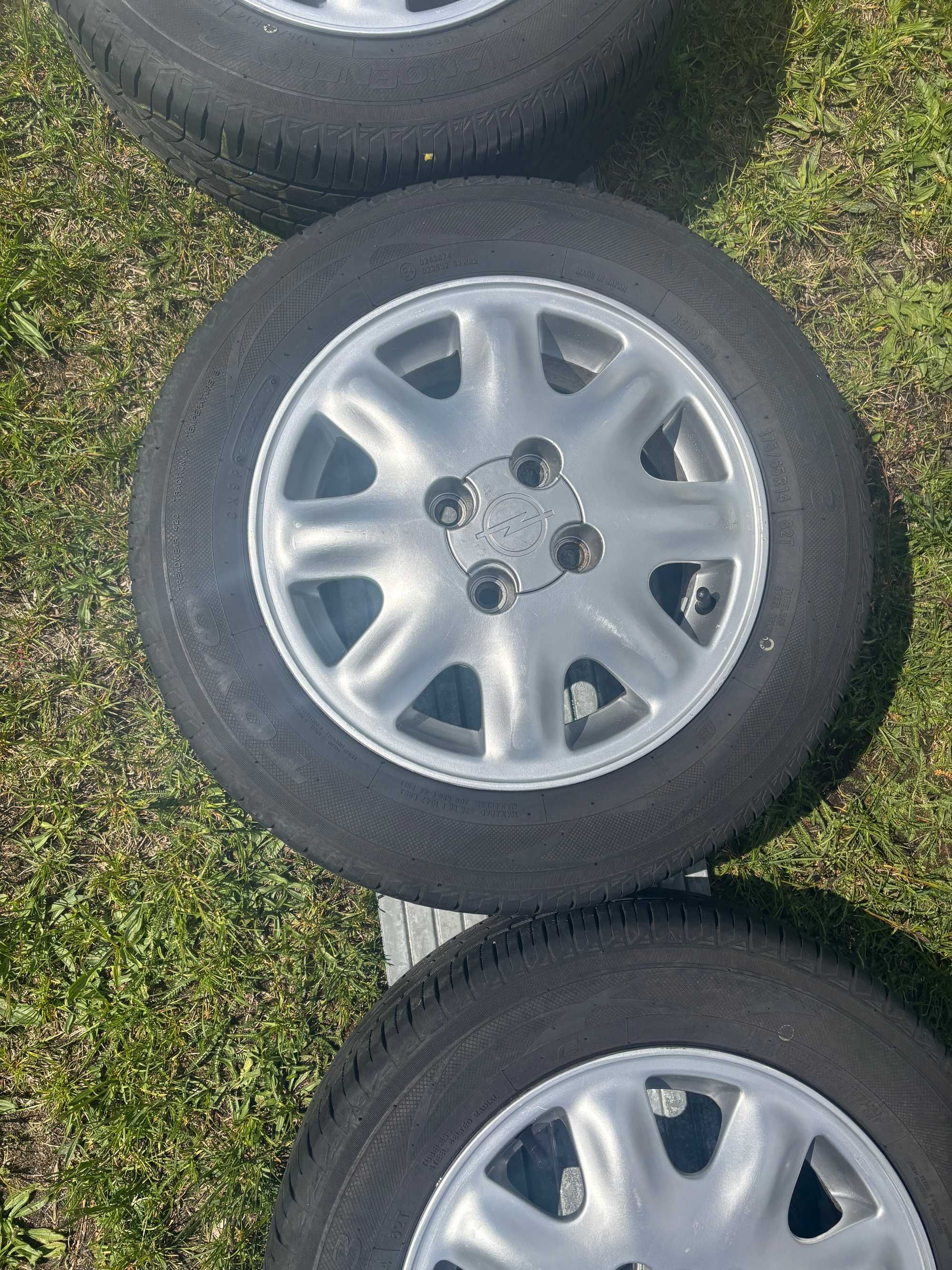 Okazja koła letnie OPEL CORSA 5,5Jx14 4x100 ET49 175/65R14 TOYO