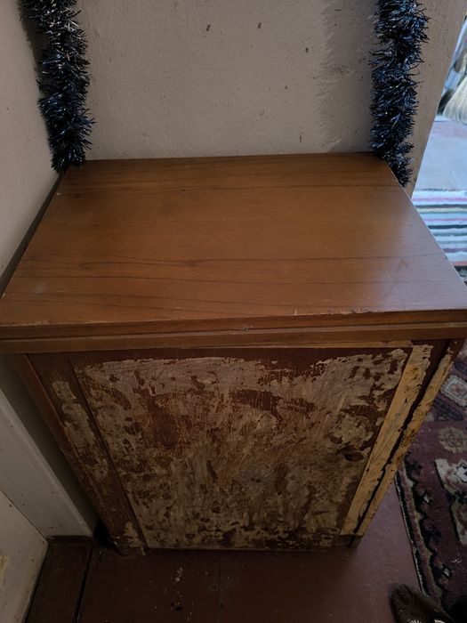 Швейна машинка с ножним приводом.