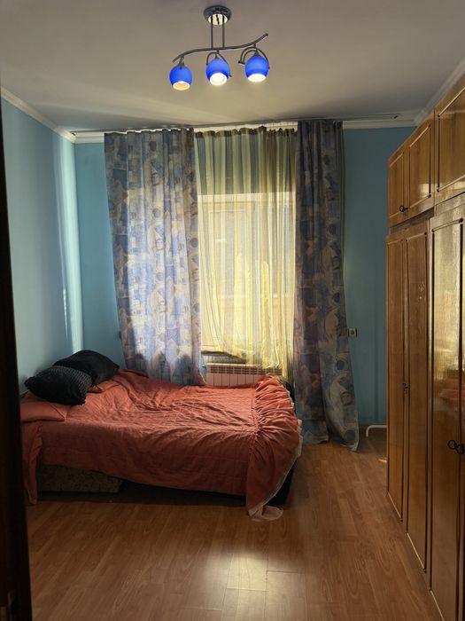 Житловий будинок поруч з річкою Південний Буг