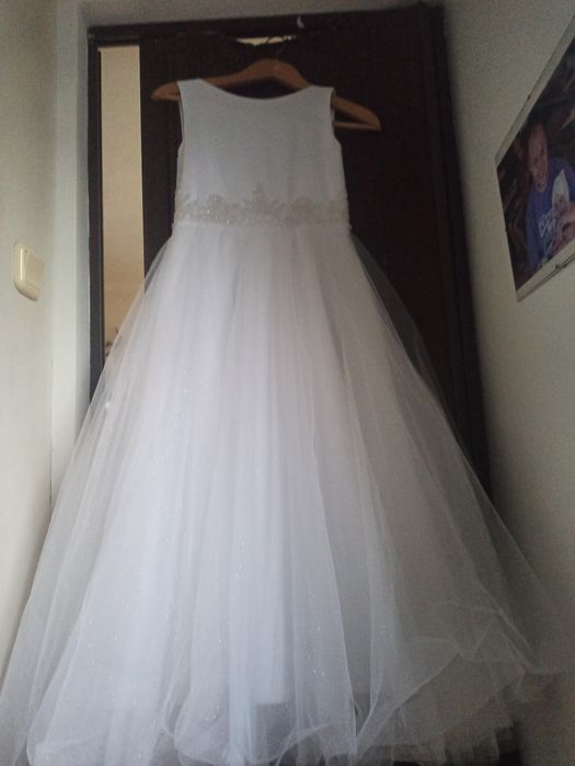 Delikatna sukienka komunijna